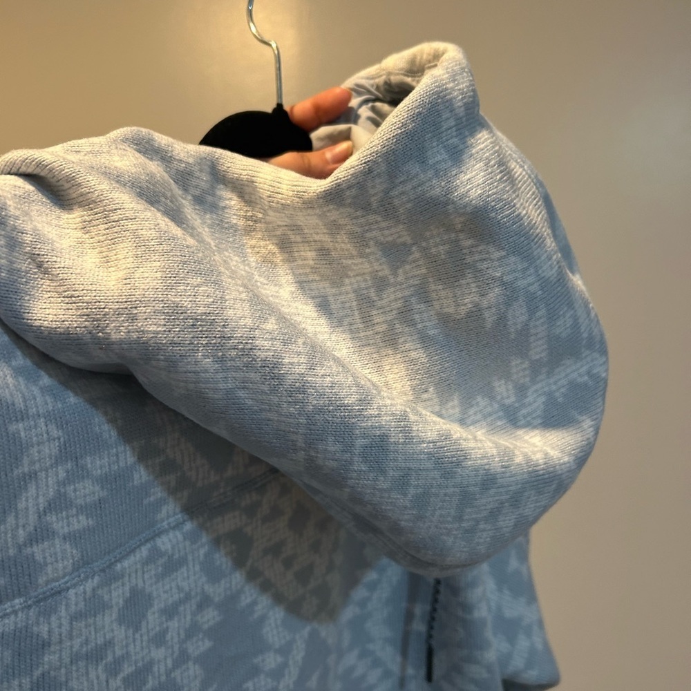 Columbia Women’s Aztec Light Gray Patterned Zip-Up Sweater - Picture 8 of 10